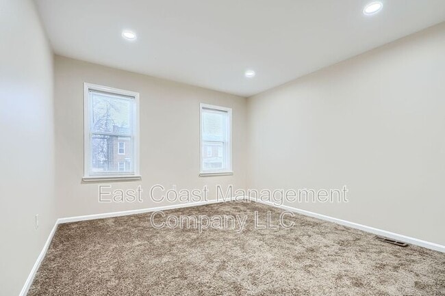 Building Photo - 3028 Chelsea Terrace