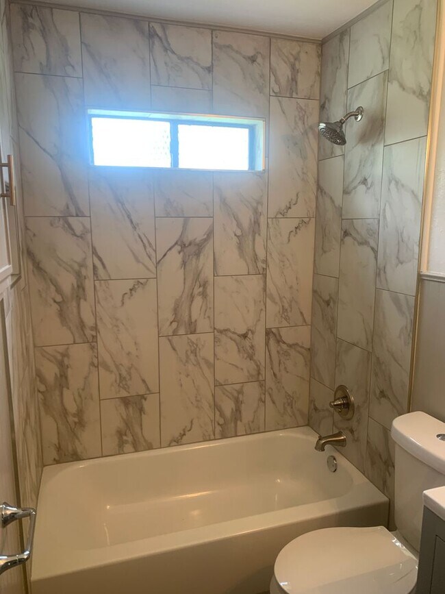 Building Photo - Pre Leasing for fall 2026! 2/1 in Tech Terrace