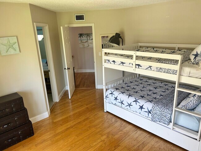 Building Photo - 274 Seabreeze Cir