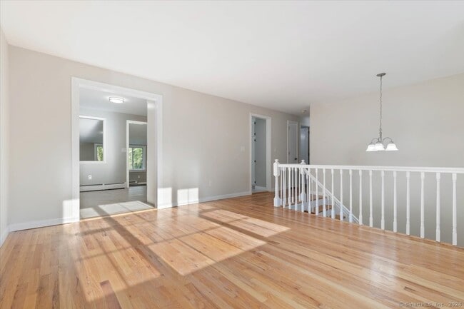 Building Photo - 3 Alscot Dr