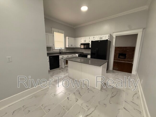 Building Photo - 2184 Cowden Ave