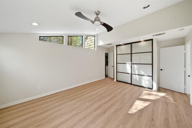 Building Photo - 5 Berrypick Ln