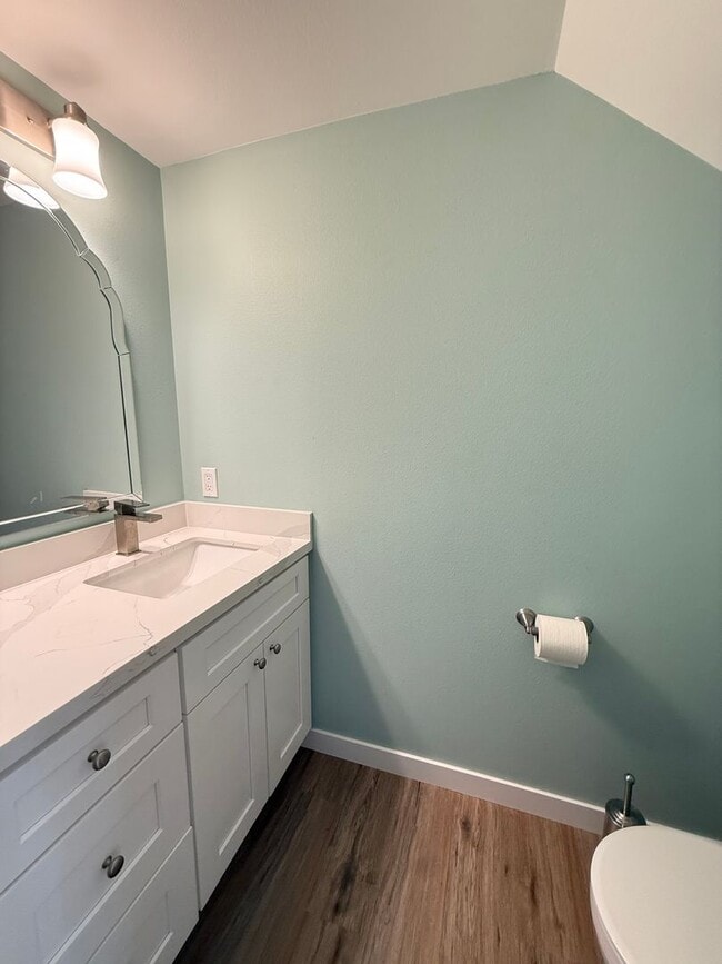 Building Photo - Move in Ready Luxury 4 Bedroom, 2.5 bath home for rent...