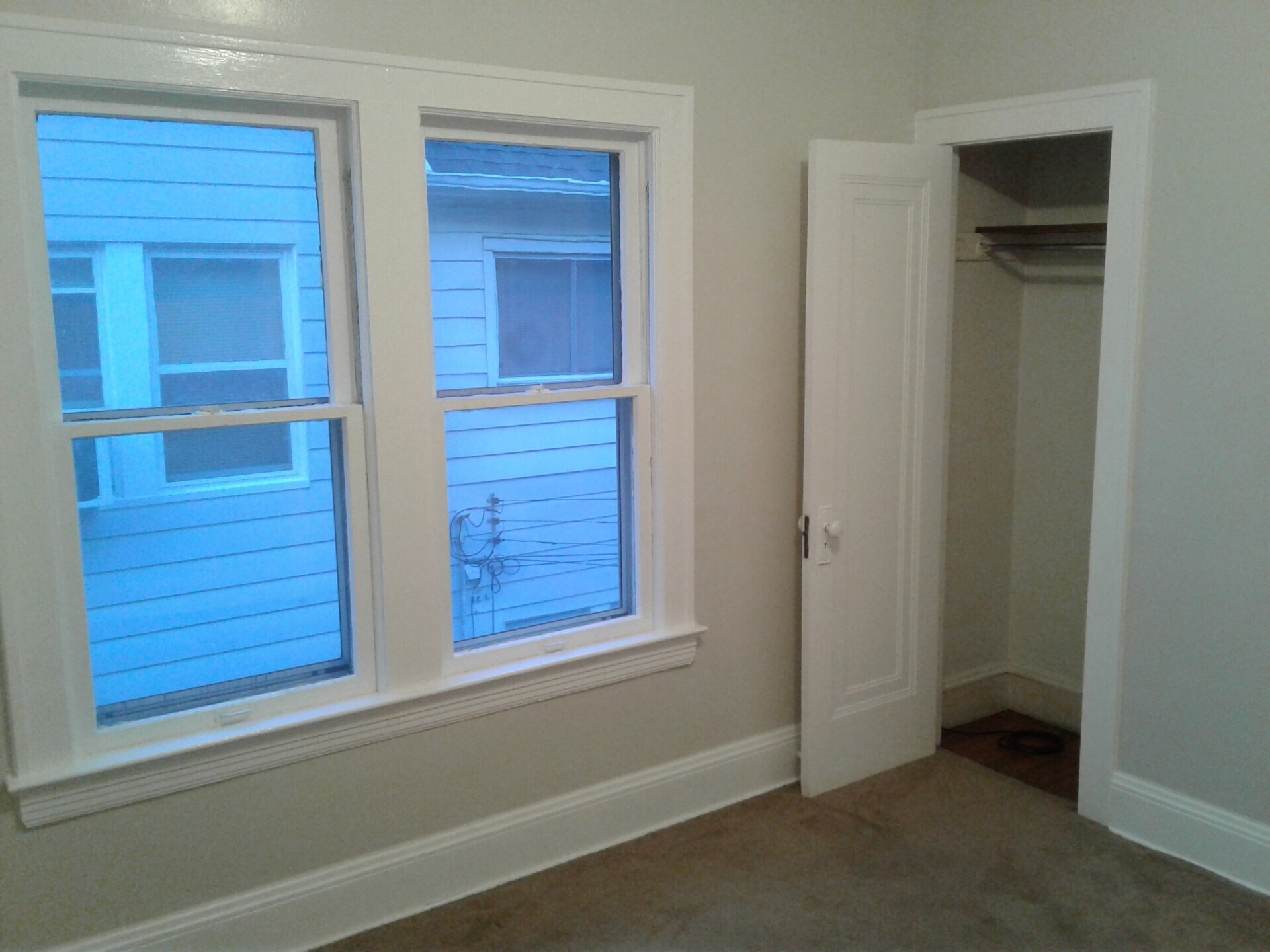 Building Photo - 1673 Victoria Ave