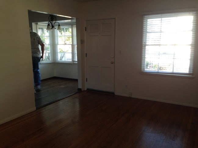 living room - 2900 Palm Ave