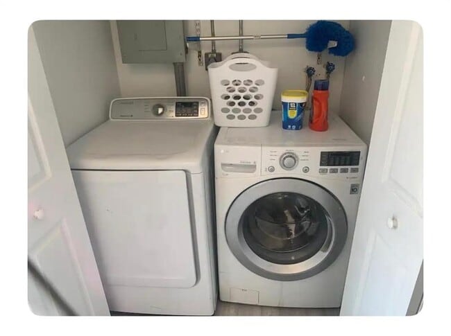 Building Photo - 536 NW 43rd St