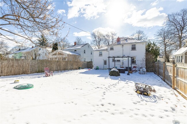 Building Photo - 206 Farmington Rd