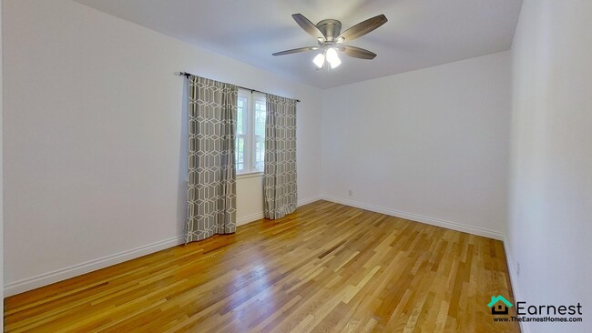 Building Photo - Bright 3-Bedroom + 2-Bathroom Home in Vall...