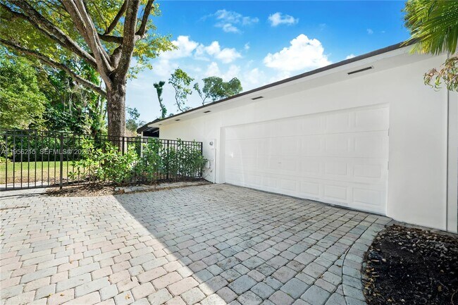 Building Photo - 17203 SW 78th Pl