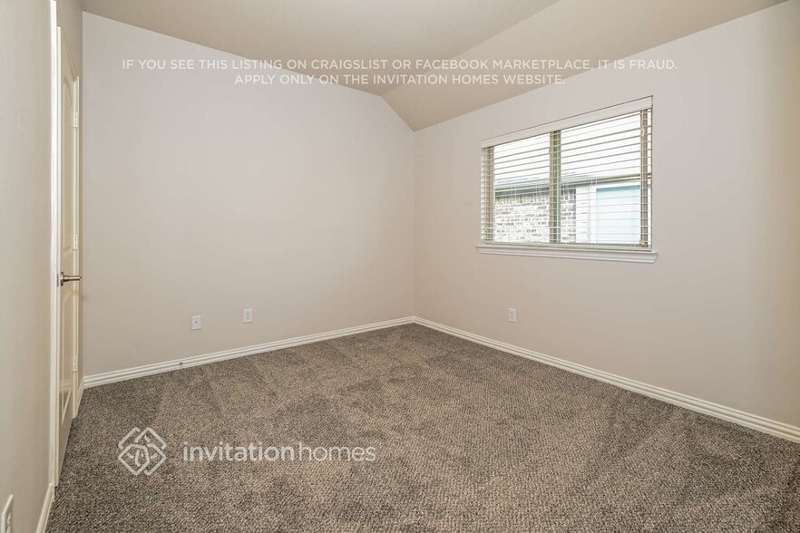 Building Photo - 807 Miramar Dr