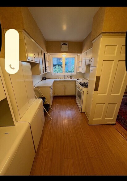 Building Photo - 105-37 65th Rd