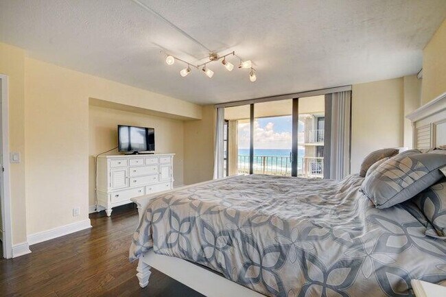 Building Photo - 3200 S Ocean Blvd
