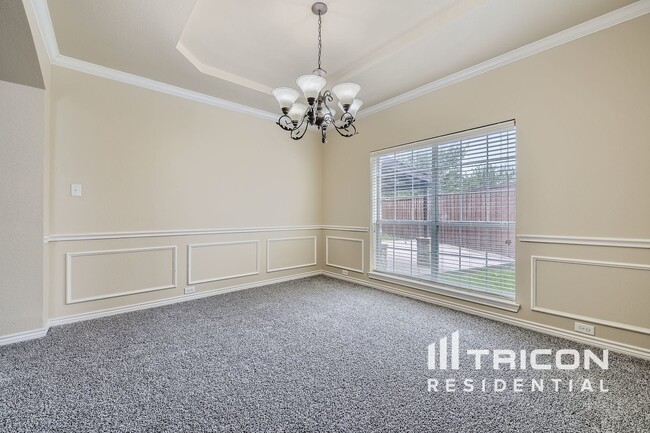 Building Photo - 5001 Pallas Ct