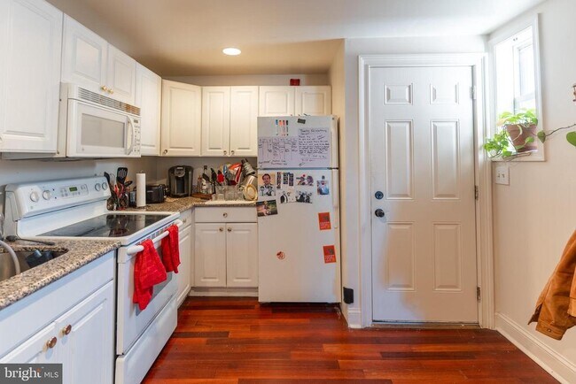 Primary Photo - 1769 Frankford Ave