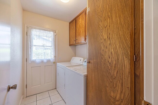 Laundry Room - 43939 Galion Ave