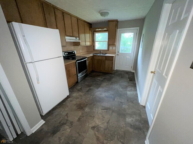 Building Photo - 4105 Rose Ln NE