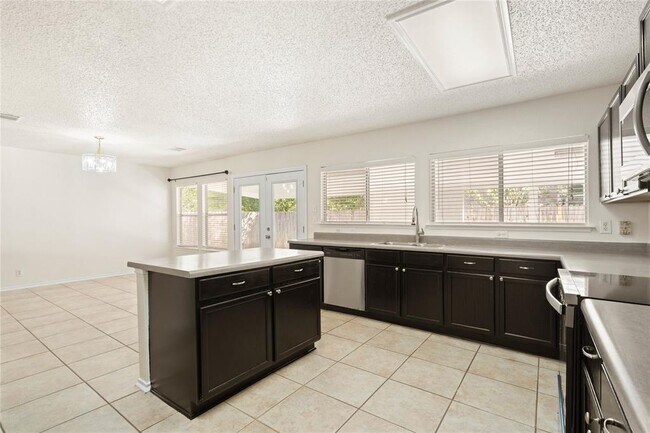 Building Photo - 809 Betterman Dr
