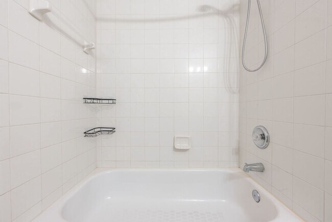 Building Photo - Jax Beach Condo Close to Everything