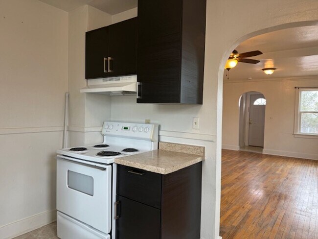 Building Photo - Thirteenth 2104 &amp; 2102