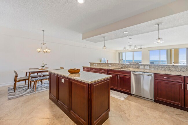 Building Photo - 1045 Jimmy Buffett Mem Hwy