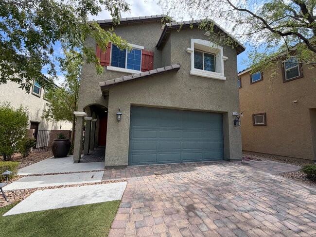 Building Photo - 4 BED 2.5 BATH 2 CAR GARAGE SINGLE FAMILY HOME W/ FULLY LANDSCAPED BACKYARD. THIS WAS FORMER MODE...