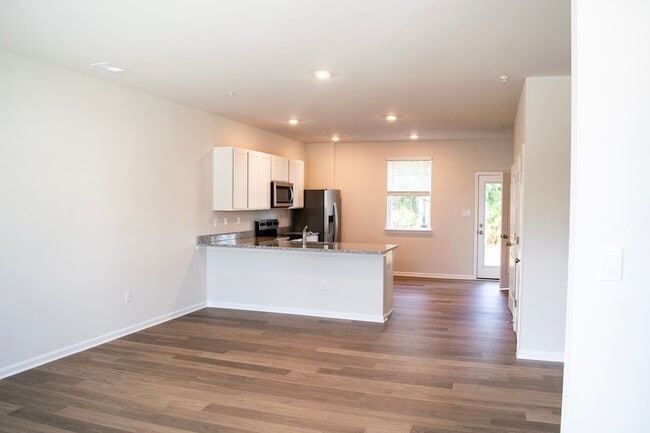 Building Photo - Brand NEW Townhome for Rent!