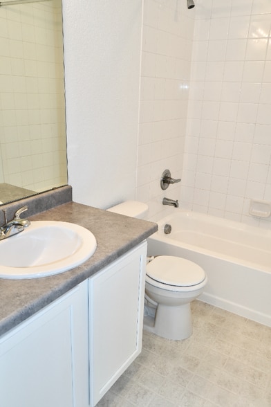 Building Photo - 7076 Preble Dr