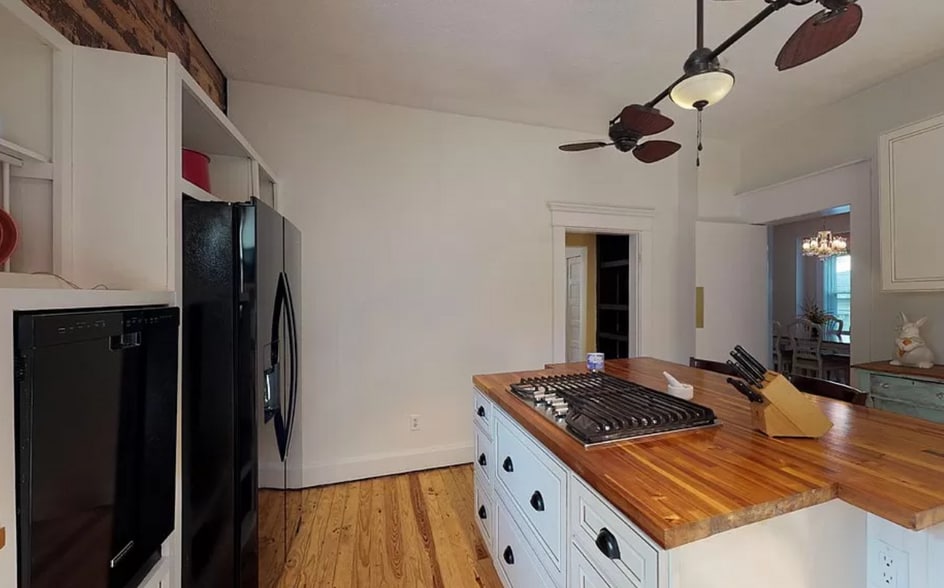 Building Photo - 178 W Broadway St