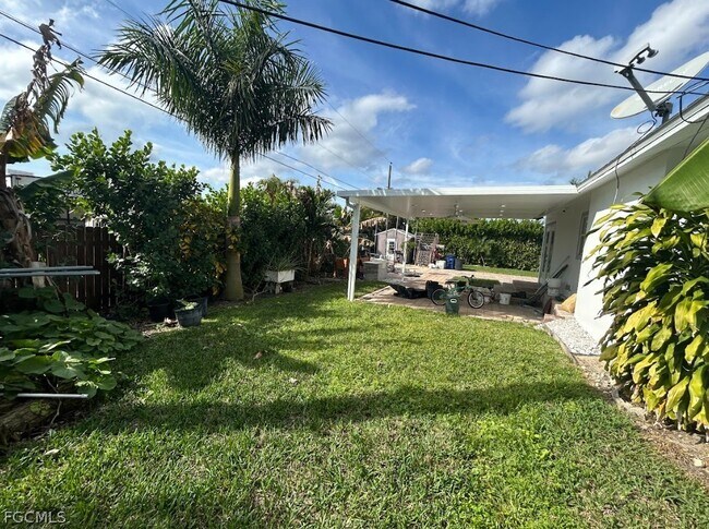 Building Photo - 18464 Iris Rd