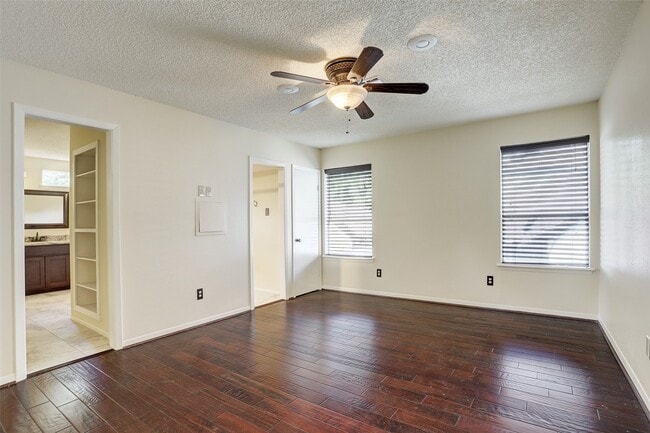 Building Photo - 963 Althea Dr