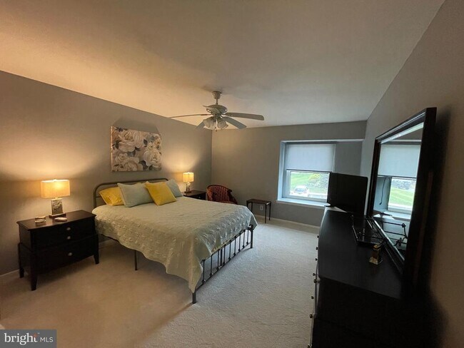 Building Photo - 4026 Society Dr