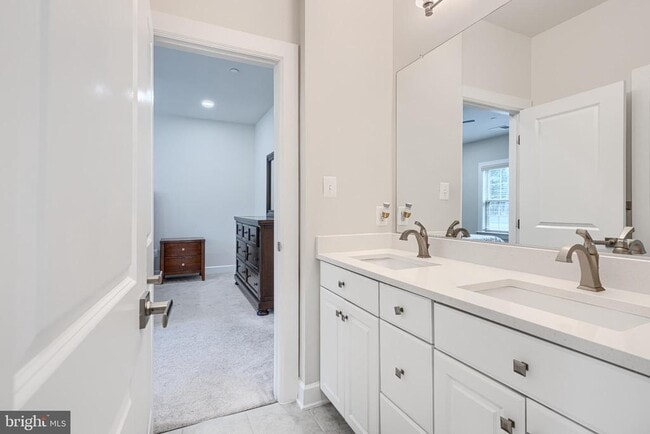 Building Photo - 7123 Starmount Ct