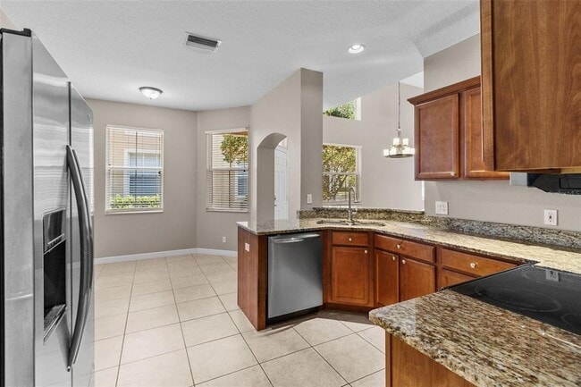 Building Photo - 3372 Covered Bridge Dr E