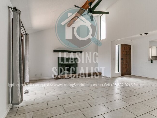 Building Photo - 2 Bed 2 Bath Garden Home in SW OKC's The R...
