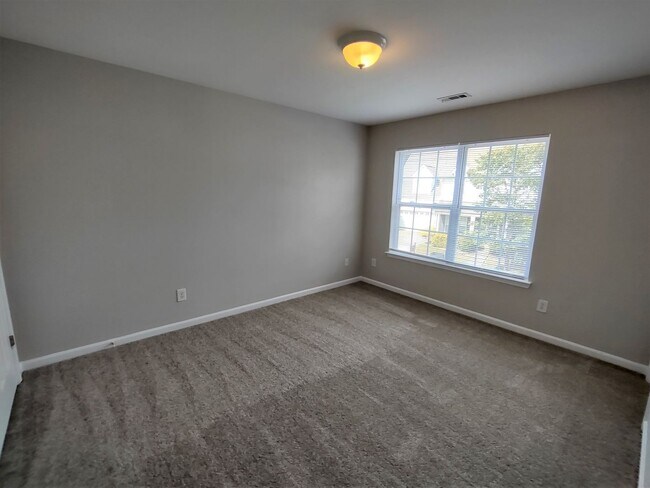 Building Photo - Beautiful Home located in the McCoy Crossing Community!