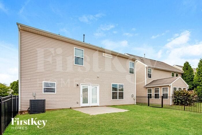 Building Photo - 1619 Eastway Dr