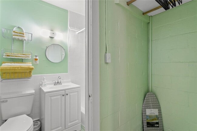 Building Photo - 1305 S 26th St