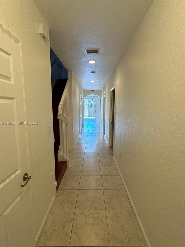 Building Photo - 297 Las Brisas Cir