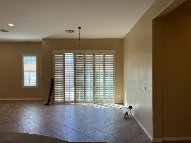 Building Photo - 20973 W Cora Vista