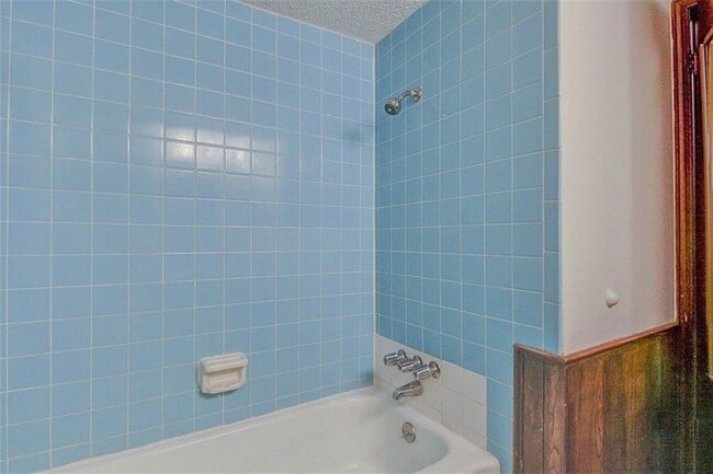 Building Photo - 1502 Briar Meadow Rd