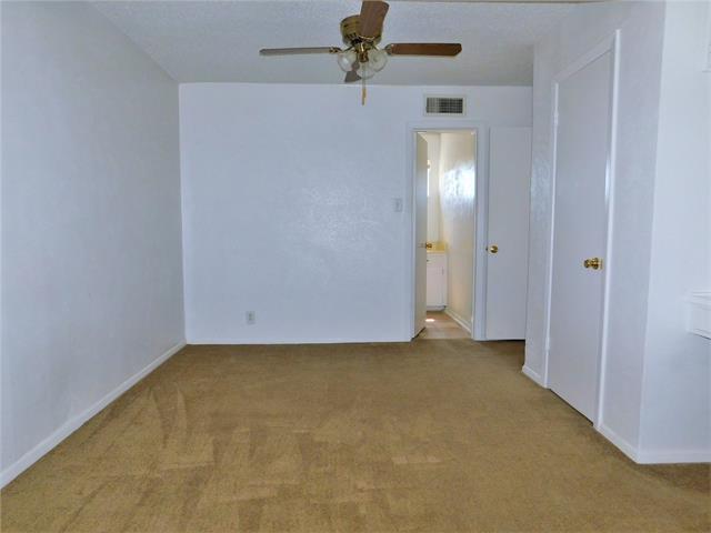 Building Photo - 401 Betchan Dr