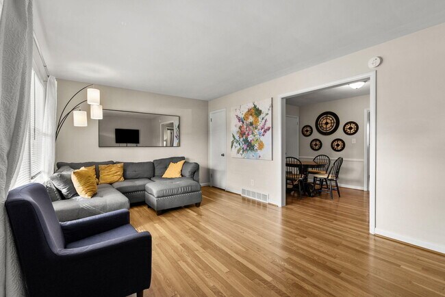 Building Photo - 131 Greenbriar Rd