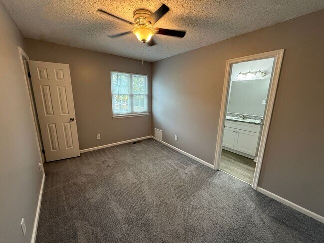 Building Photo - 906 Seabreeze Ct