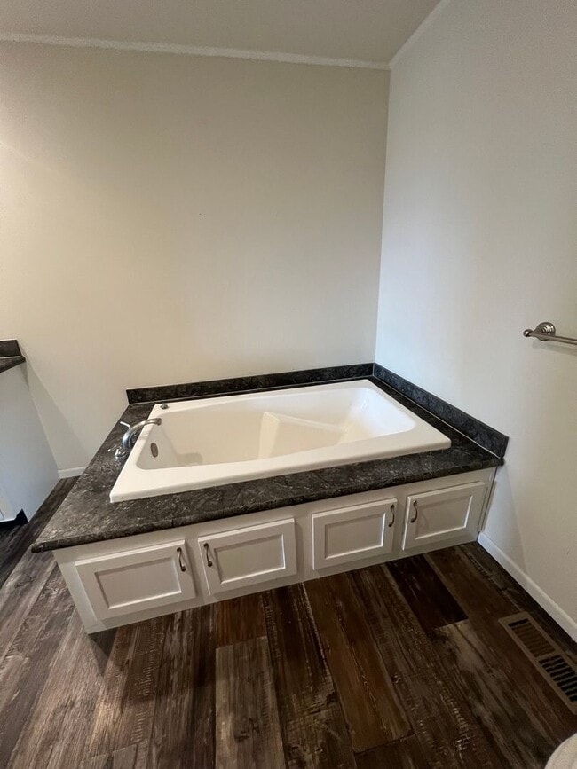 Building Photo - Horse Property