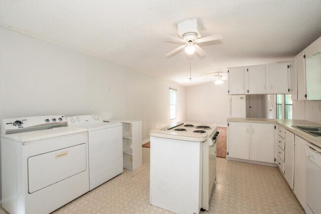 Building Photo - 7967 Caswell Rd