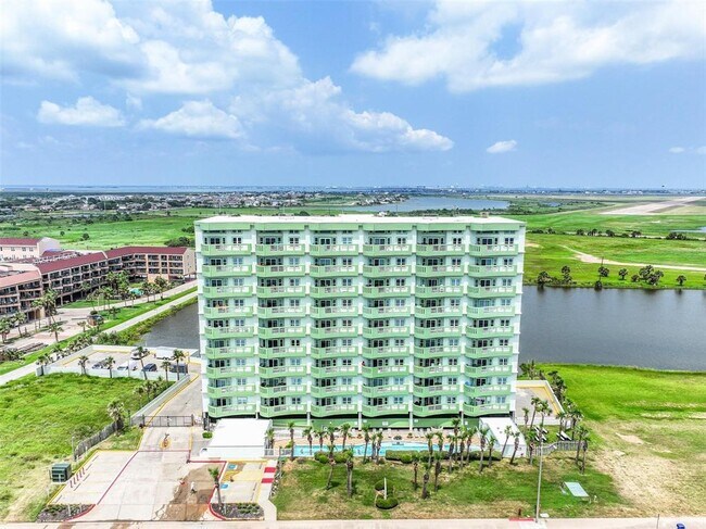 Building Photo - 9420 Seawall Blvd