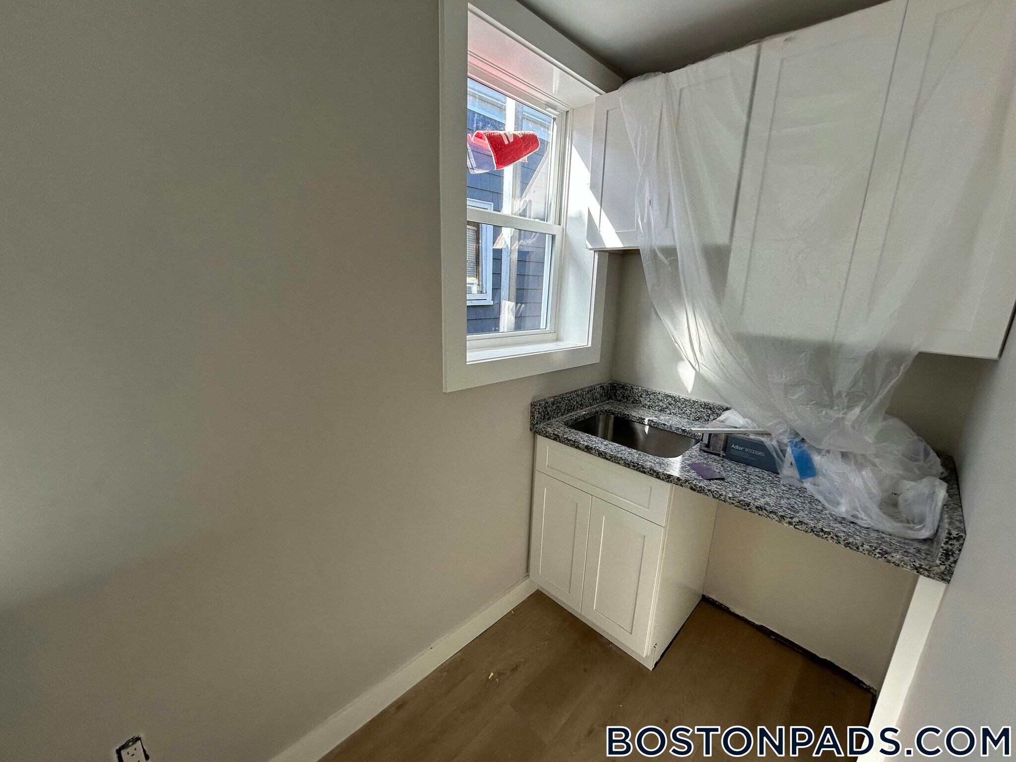 Building Photo - 225 E Eagle St