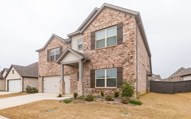 Building Photo - Gorgeous Two Story Home Featuring 2 Living spaces, 5 Bedrooms, and 3.5 Baths