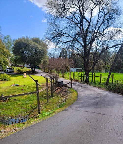 Paved driveway - 10301 Wolf Dr
