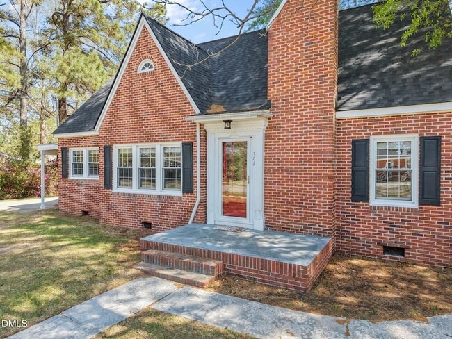 Building Photo - 302 W Main St